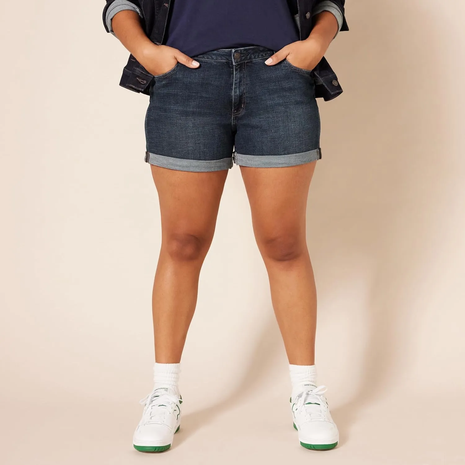 Amazon Essentials Women's Mid-Rise Slim Fit 4" Denim Shorts