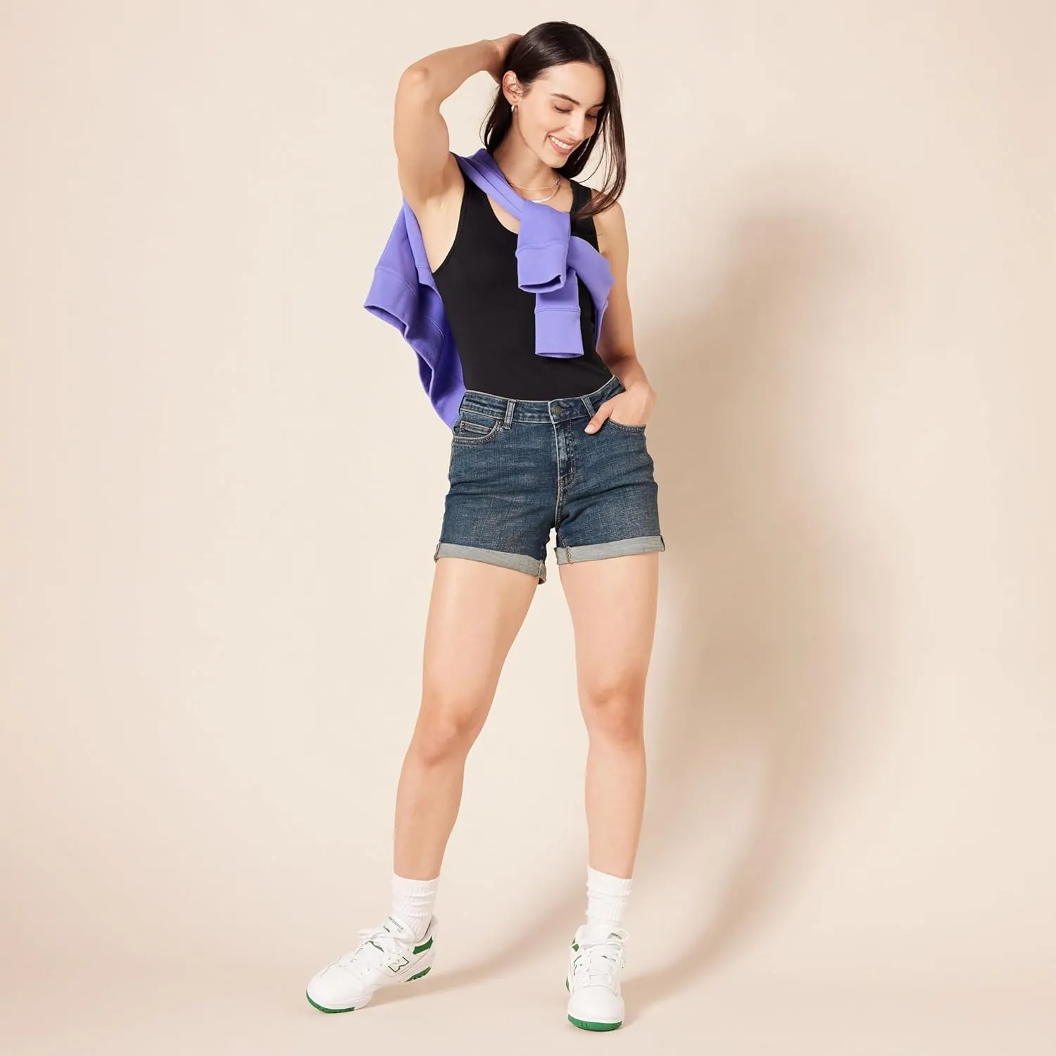 Amazon Essentials Women's Mid-Rise Slim Fit 4" Denim Shorts