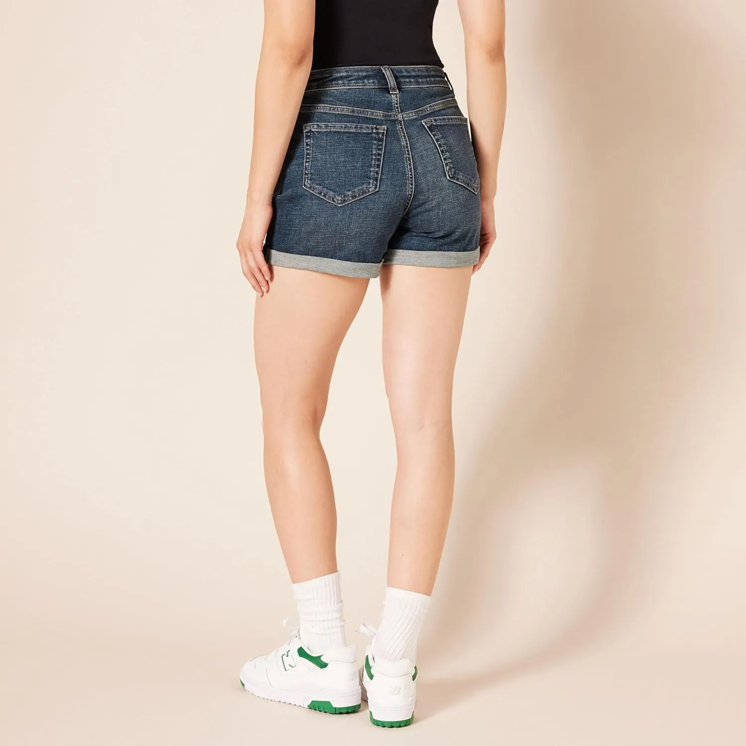 Amazon Essentials Women's Mid-Rise Slim Fit 4" Denim Shorts