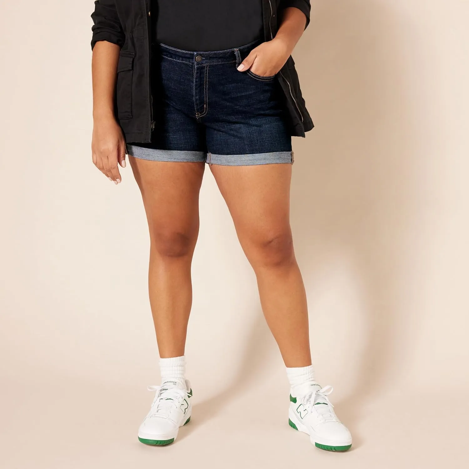 Amazon Essentials Women's Mid-Rise Slim Fit 4" Denim Shorts
