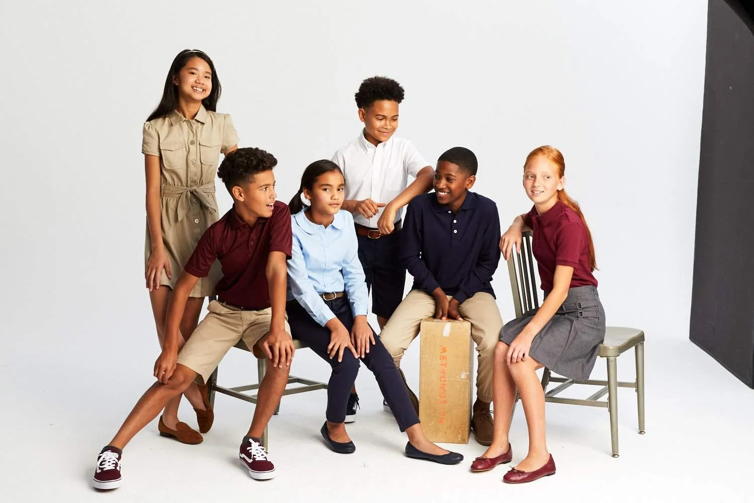French Toast Boys' Short Sleeve Classic Poplin Dress Shirt (Standard & Husky)