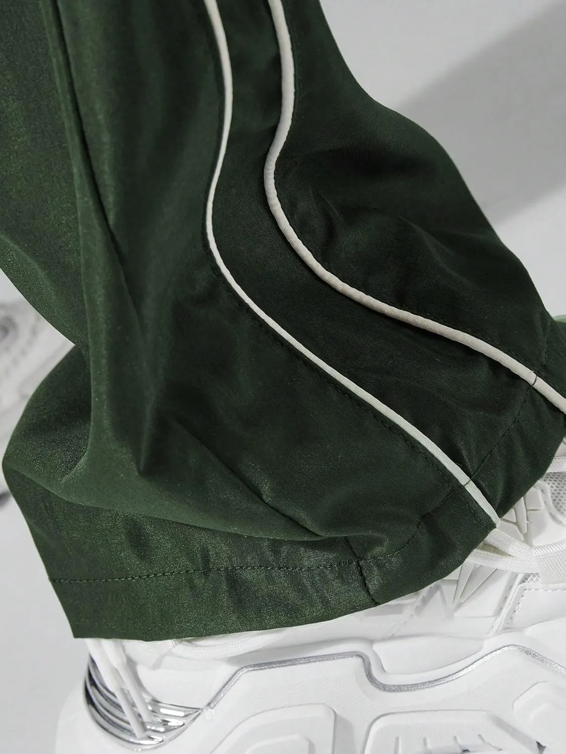 Men's Y2K Baggy Sweatpants Parachute Pants Wide Leg Vintage Track Pants Casual Streetwear